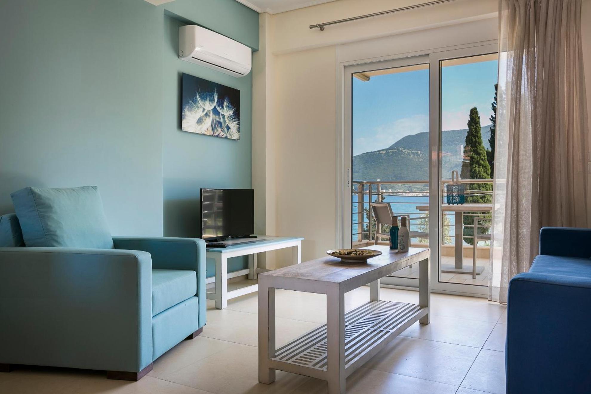 Meliti Waterfront Suites Karavomylos Exterior foto