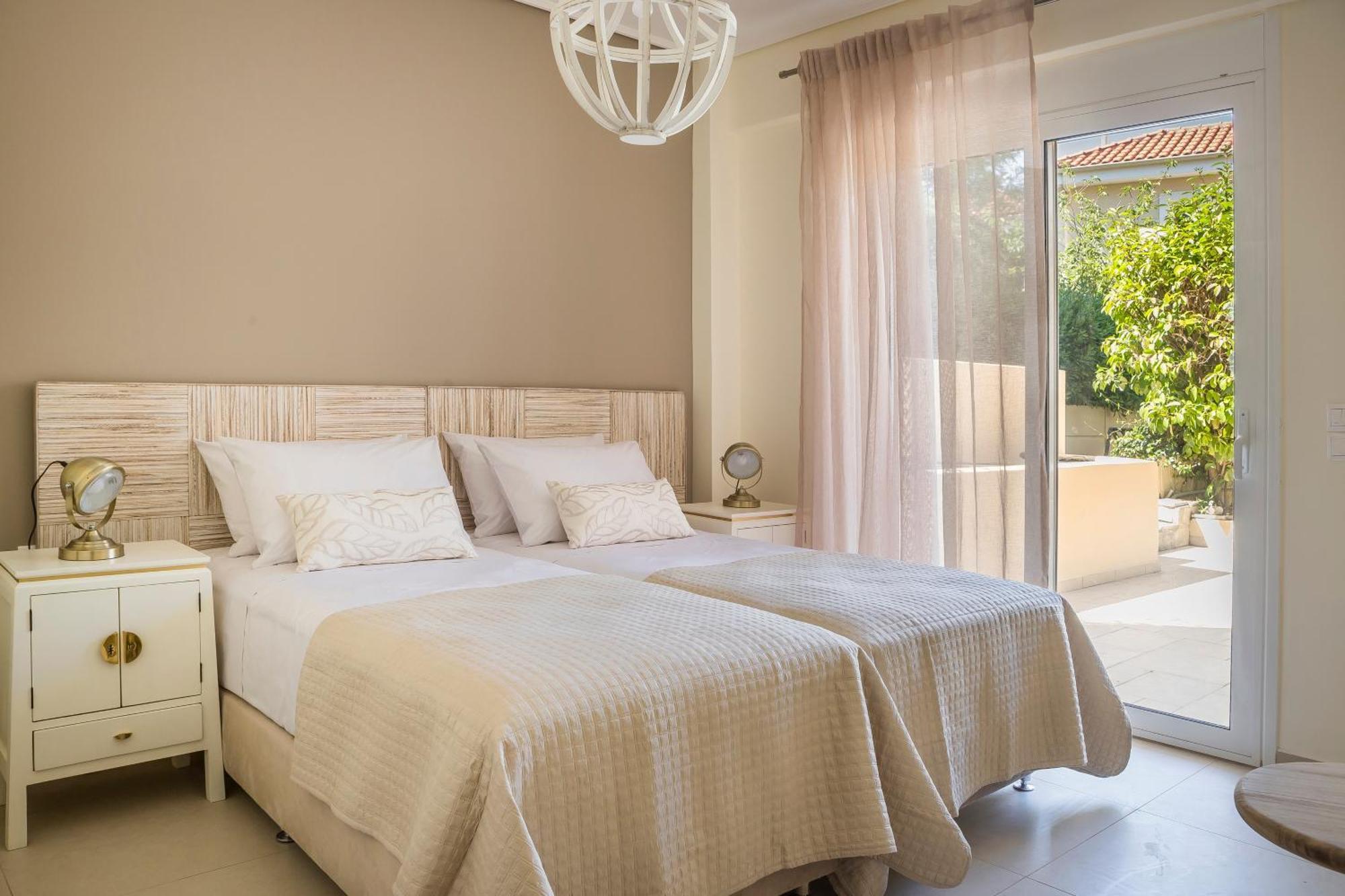 Meliti Waterfront Suites Karavomylos Exterior foto