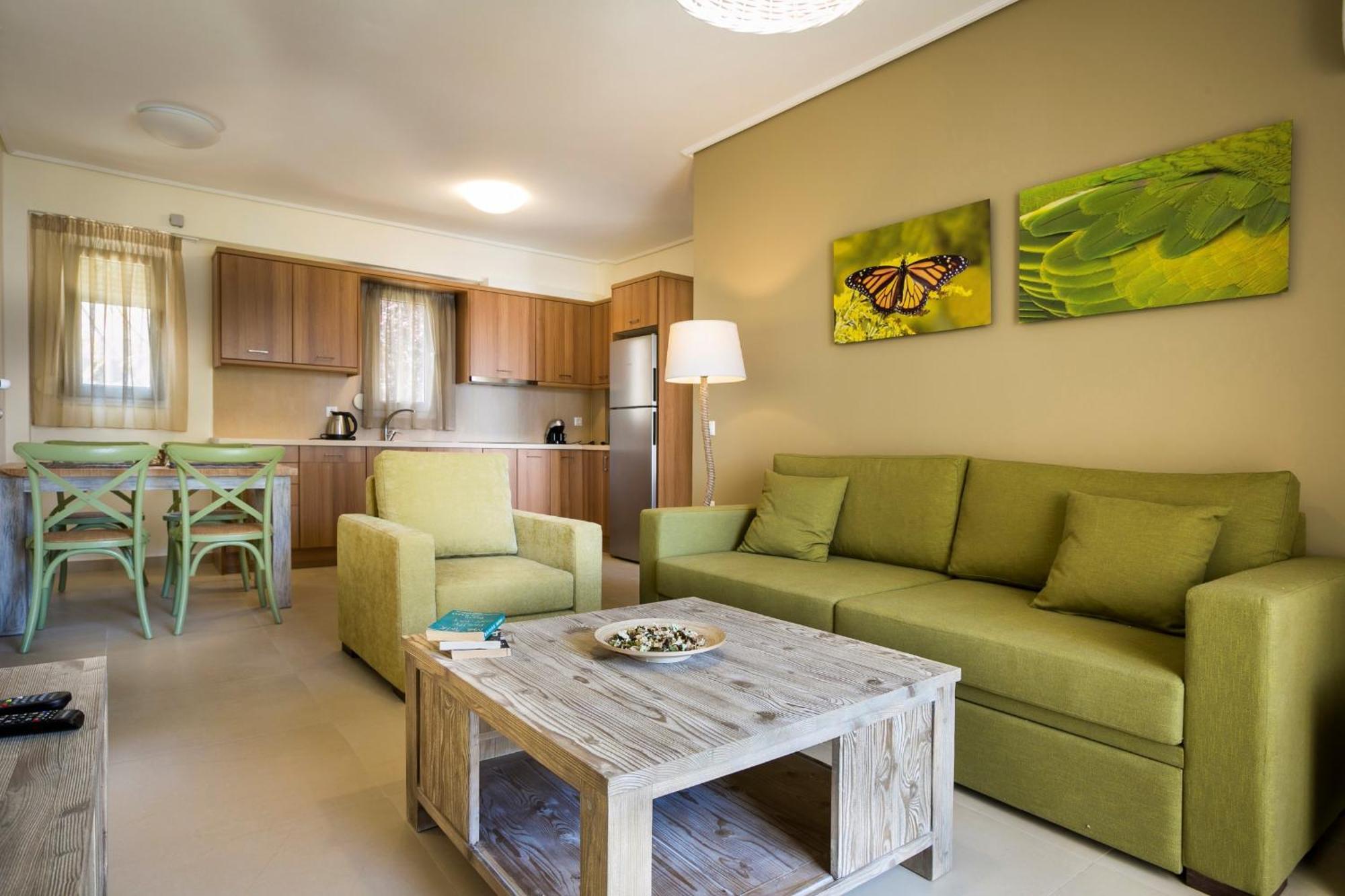 Meliti Waterfront Suites Karavomylos Exterior foto